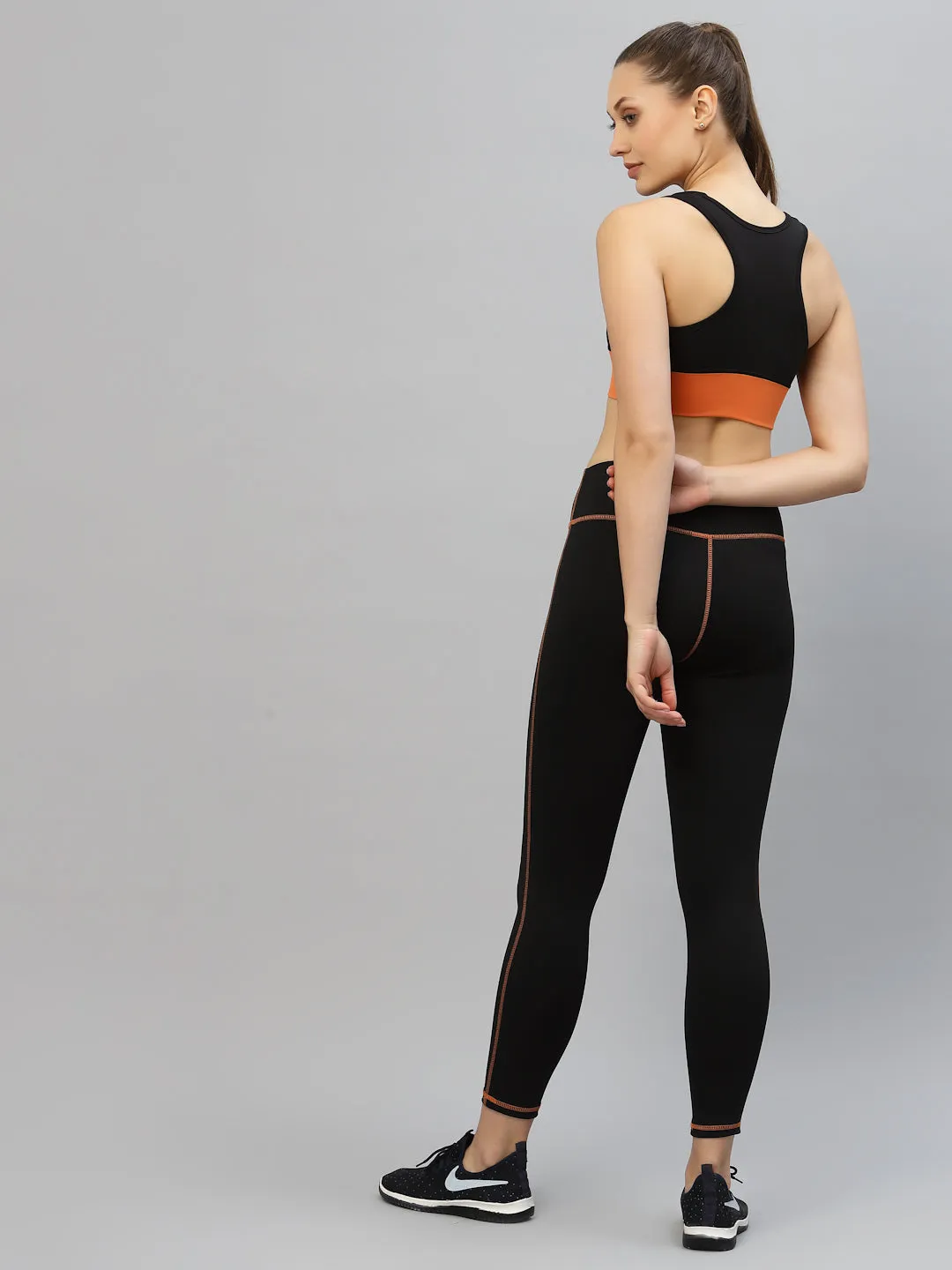 JUMP USA Women Black & Orange Sports Bra & Tights Set